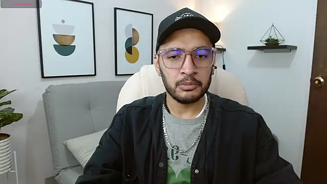 Snapshot of __Damian___ chatting on November 2025 11:26:01 PM Damian online show from November 2025 11:26:01 PM