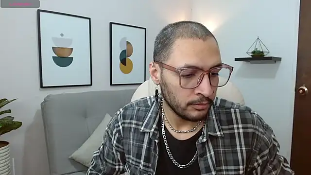 Snapshot of __Damian___ chatting on November 2025 11:26:02 PM Damian online show from November 2025 11:26:02 PM