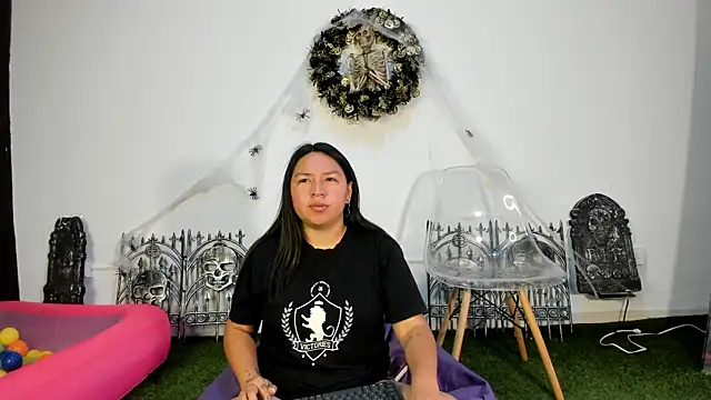 BellaRoux1 online show from September 2025 12:09:01 PM