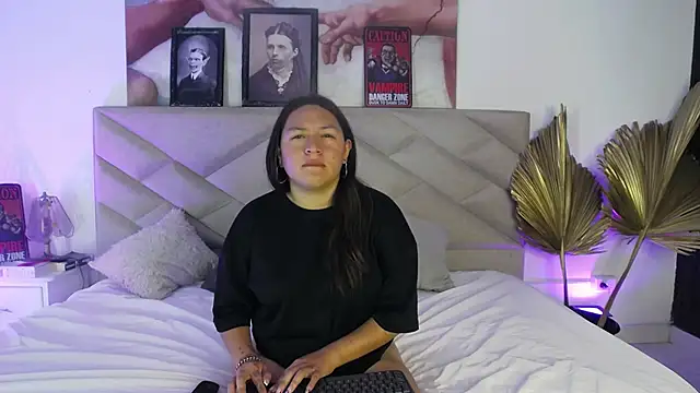 BellaRoux1 online show from October 2025 12:03:02 PM