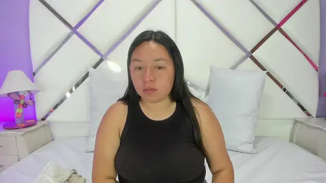 BellaRoux1 online show from December 2025 12:14:02 PM