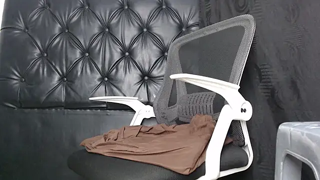 Snapshot of Black_penis25 chatting on November 2025 03:27:01 AM Black penis25 online show from November 2025 03:27:01 AM