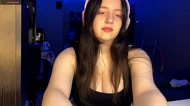 LauretteRagar online show from September 2025 05:40:02 PM