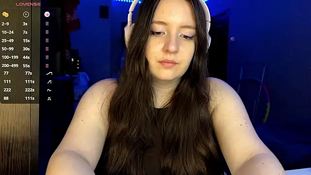 LauretteRagar online show from October 2025 06:08:02 PM