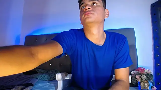 Charlie Cock  online show from November 2025 05:19:01 AM