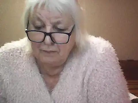 Alexia64231 online show from October 2025 04:49:02 PM