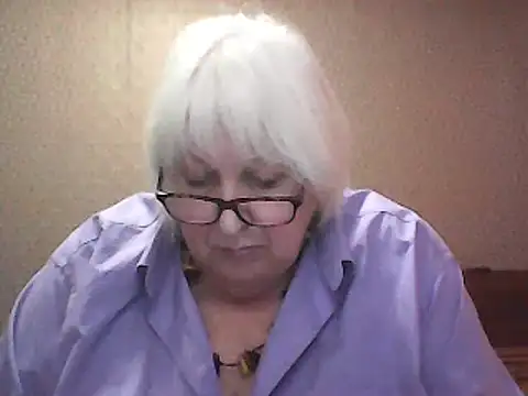 Alexia64231 online show from October 2025 02:28:01 PM