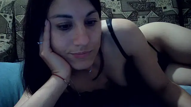 Snapshot of kiss_lovely_ chatting on May 2026 09:35:02 PM kiss lovely online show from May 2026 09:35:02 PM