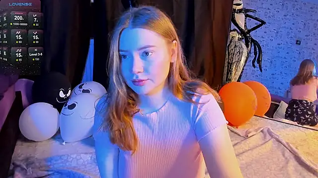 Lillie Berry online show from November 2025 04:25:01 AM