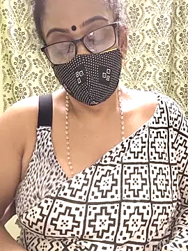 Snapshot of sweet-lotus chatting on October 2025 06:28:02 PM sweet-lotus online show from October 2025 06:28:02 PM