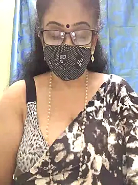 Snapshot of sweet-lotus chatting on October 2025 06:32:01 PM sweet-lotus online show from October 2025 06:32:01 PM