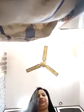 Cute-Janvi20 online show from November 2025 06:18:02 PM