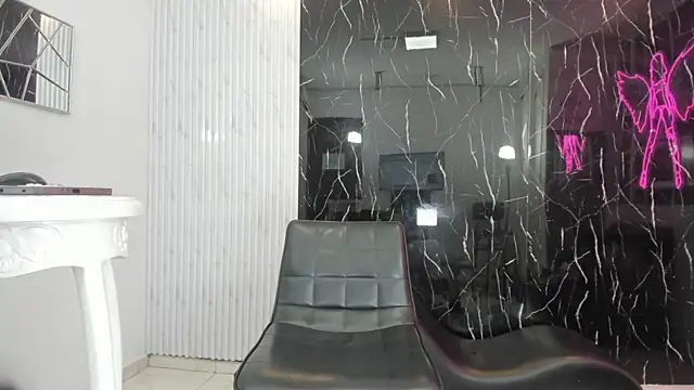 Nini Beyker online show from December 2025 01:07:01 PM