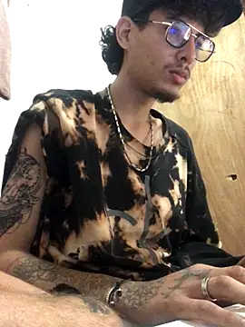 bastiandoyt99 online show from October 2025 04:33:01 AM
