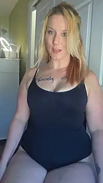 Snapshot of RhondaRump chatting on June 2026 05:37:01 PM RhondaRump online show from June 2026 05:37:01 PM