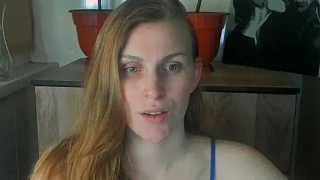 JuliaMuuun online show from May 2026 07:21:01 PM