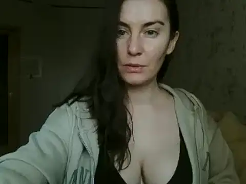 KatalinaQE online show from October 2025 09:18:01 AM