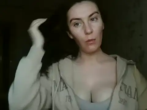 KatalinaQE online show from October 2025 05:05:01 AM