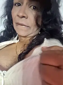 Snapshot of floresblancas chatting on November 2025 10:39:02 AM floresblancas online show from November 2025 10:39:02 AM