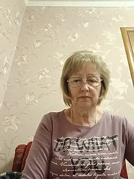 AlikaSwan5821 online show from June 2026 01:17:02 PM