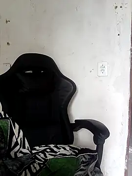 Snapshot of moreno25centimetro chatting on April 2026 01:13:02 PM moreno25centimetro online show from April 2026 01:13:02 PM
