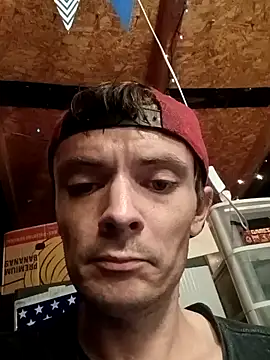 Snapshot of RichardW chatting on May 2026 11:06:02 AM RichardW online show from May 2026 11:06:02 AM