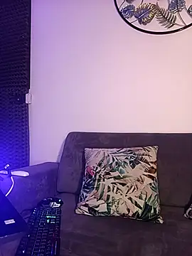 Enzo-wolf33 online show from October 2025 06:47:02 AM