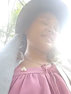 Heulwen-22 online show from October 2025 02:12:02 AM