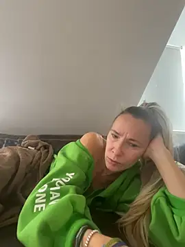 blondi2077 online show from October 2025 07:53:01 AM