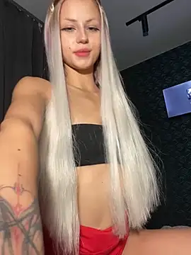 FavoriteKira online show from October 2025 05:21:02 PM