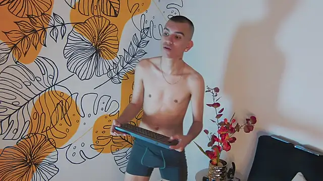 RowanCley online show from October 2025 12:09:01 PM