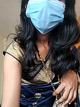 Shivani2002 online show from November 2025 08:08:02 AM