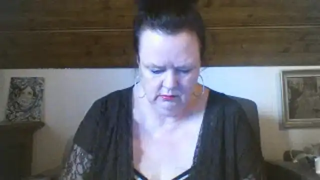 TiffanyMature online show from April 2026 03:17:01 PM