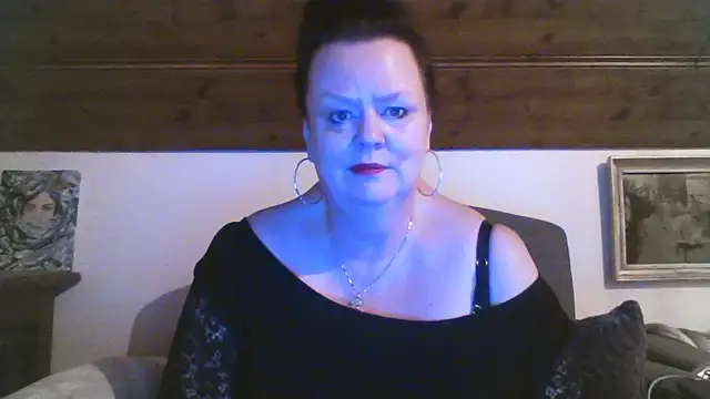 TiffanyMature online show from April 2026 08:11:02 PM