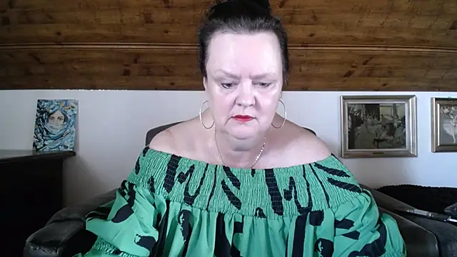 TiffanyMature online show from June 2026 03:03:02 PM
