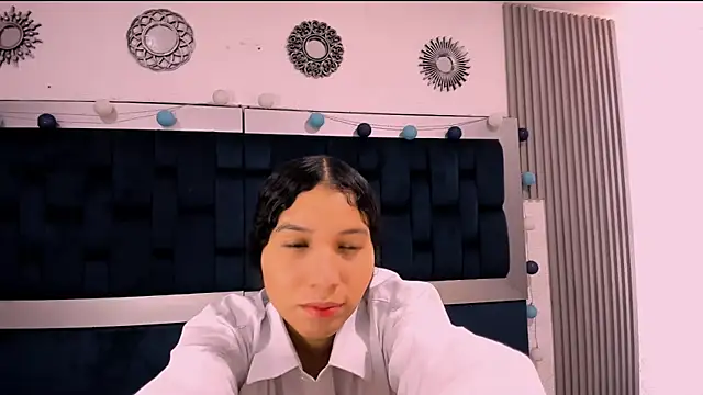 Isabella motero online show from September 2025 12:27:01 PM