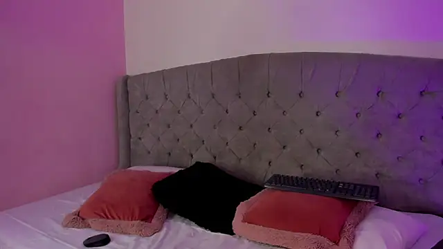 BianncaRibeiro online show from April 2026 11:06:01 PM