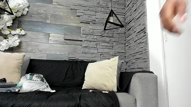 ItaloMoore online show from November 2025 11:20:02 AM