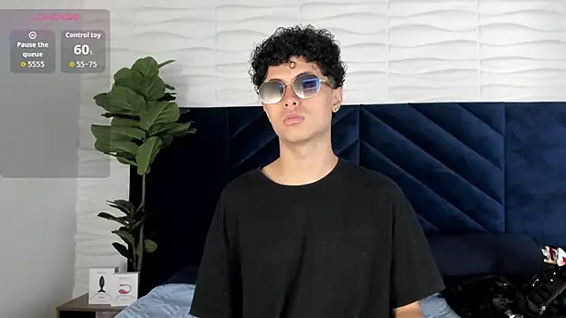 Snapshot of NoahDupont chatting on September 2025 07:15:02 PM NoahDupont online show from September 2025 07:15:02 PM