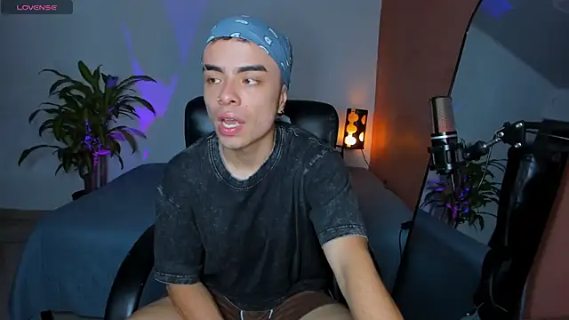 obzidyan online show from October 2025 10:20:02 PM