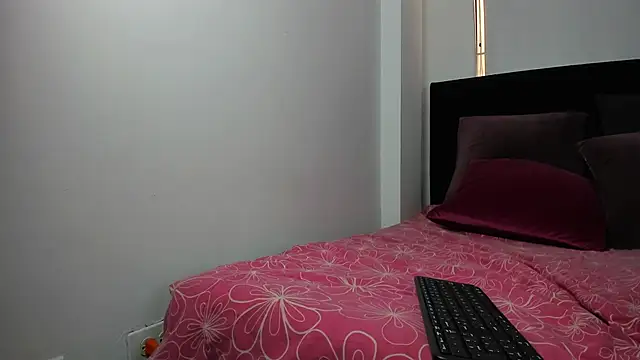 LunaVelvet777 online show from October 2025 03:31:02 PM