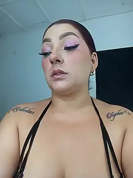 Victoriia-69 online show from September 2025 12:32:01 AM