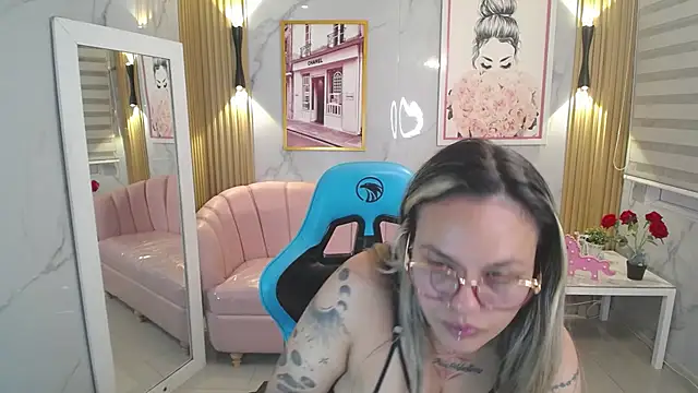 Jade Jones a online show from October 2025 03:48:02 AM