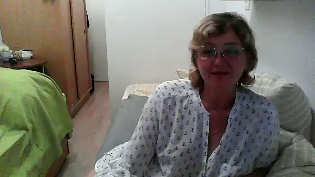 Snapshot of IrynaMolbertx chatting on September 2025 07:58:02 PM IrynaMolbertx online show from September 2025 07:58:02 PM