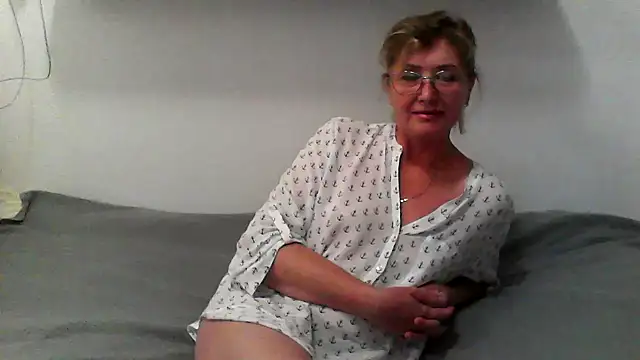 IrynaMolbertx online show from September 2025 07:17:01 PM