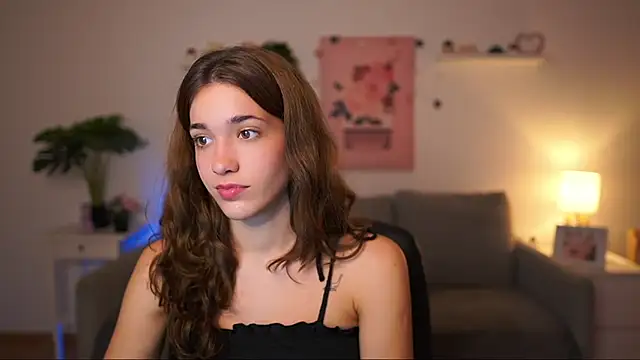 kissie cat online show from September 2025 06:20:02 PM