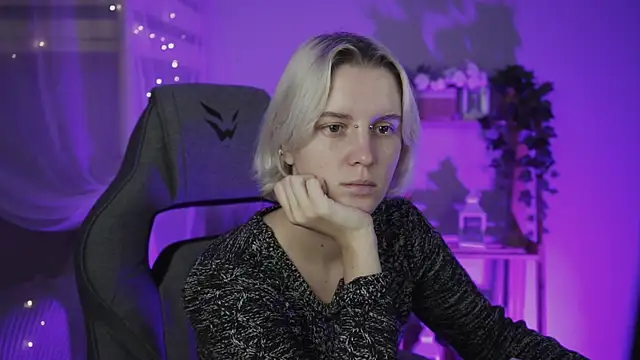 Snapshot of BethanyCloud chatting on October 2025 05:40:01 AM BethanyCloud online show from October 2025 05:40:01 AM