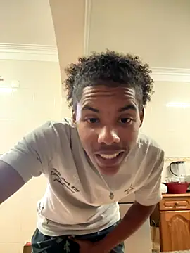 Marcossemjuiso46 online show from September 2025 06:40:01 PM