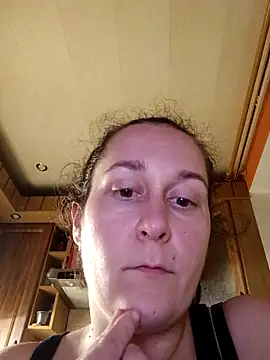 Amandda  online show from October 2025 04:49:01 PM