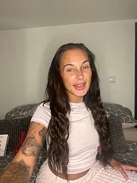 Rosieredxox online show from September 2025 06:07:01 PM